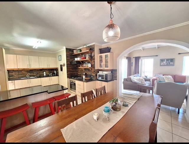3 BEDROOM HOUSE FOR SALE IN FRAAIUITSIG